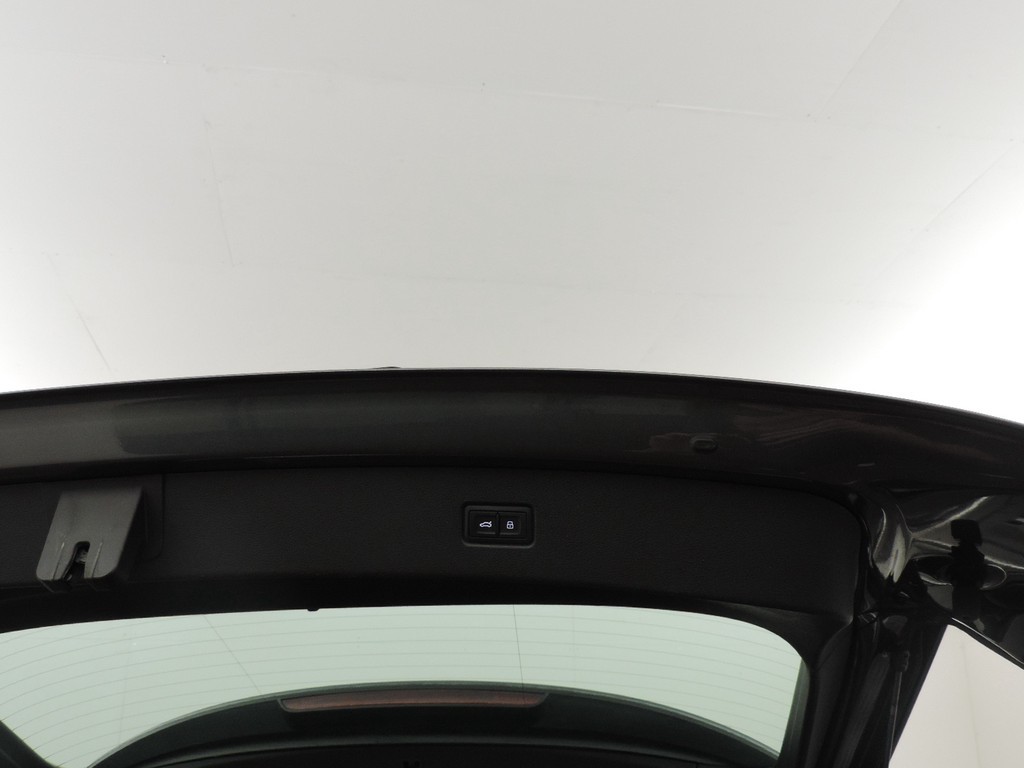 Audi Q7 3.0 TDI e-tron quattro Sport S-line (full options)